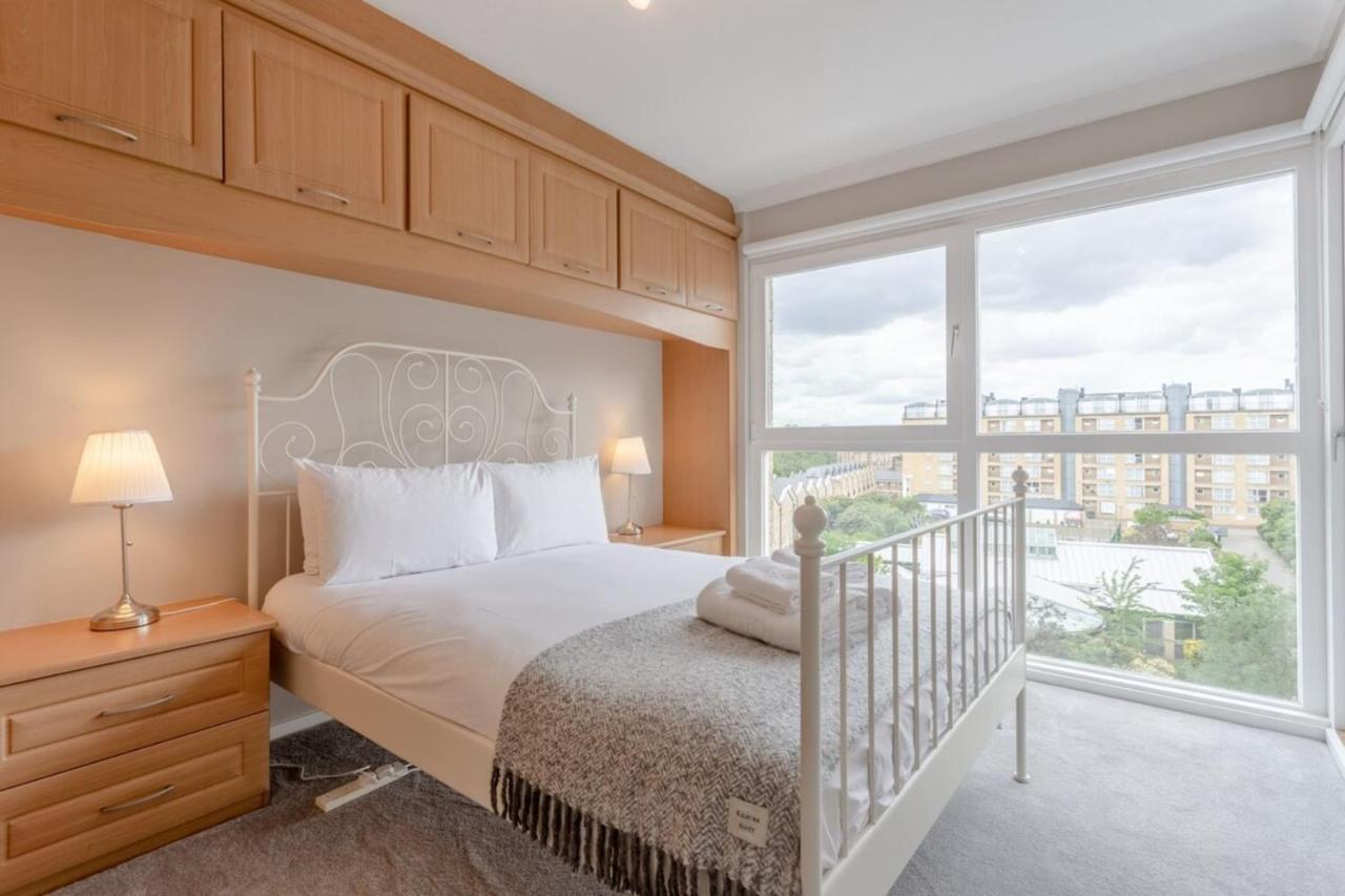 Apartment Bright Modern One-bed With Stunning View Of Thames