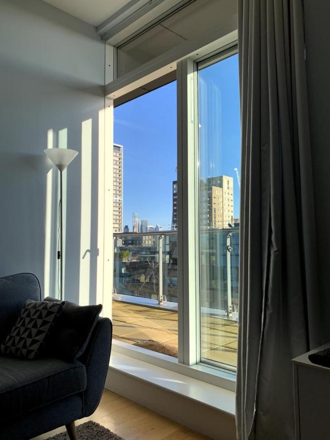Apartment Stylish 2 Bedroom *