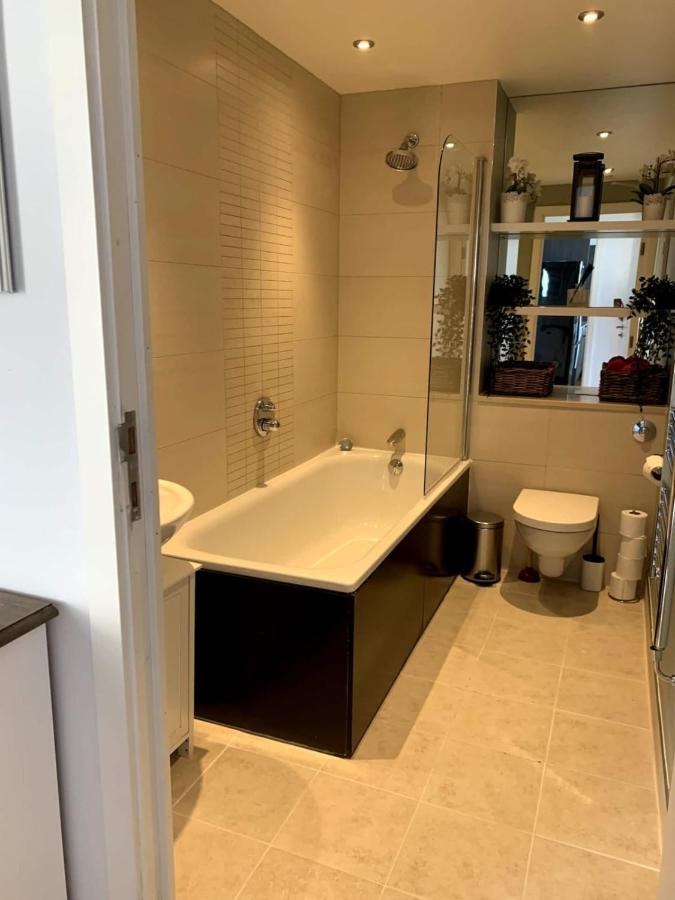 Stylish 2 Bedroom *