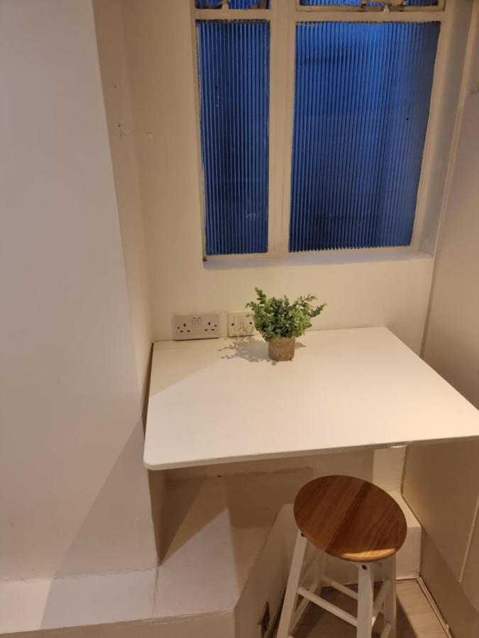 Apartment F2- Basement Fits 1 Near Paddington