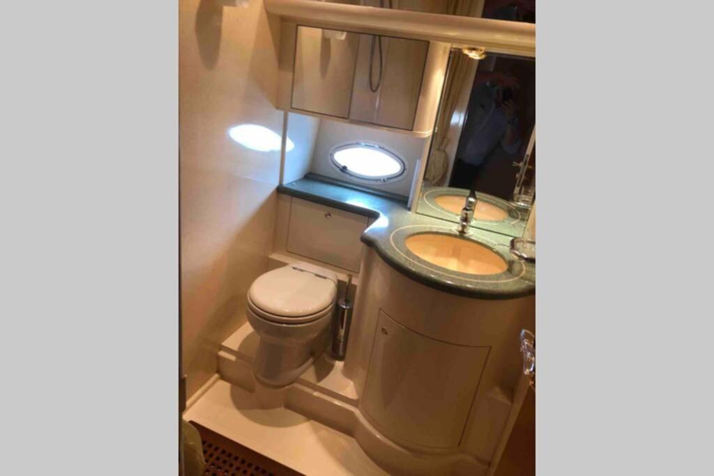 Italian Superyacht Bianca Lucida Apartment