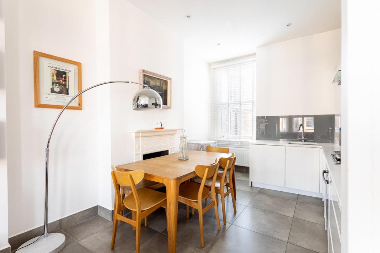 Spacious Near Portobello Road Londres
