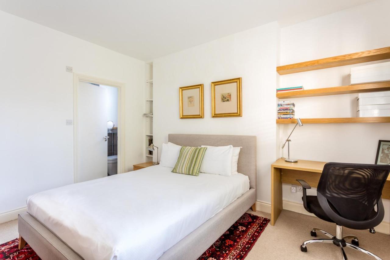 Spacious Near Portobello Road Londres