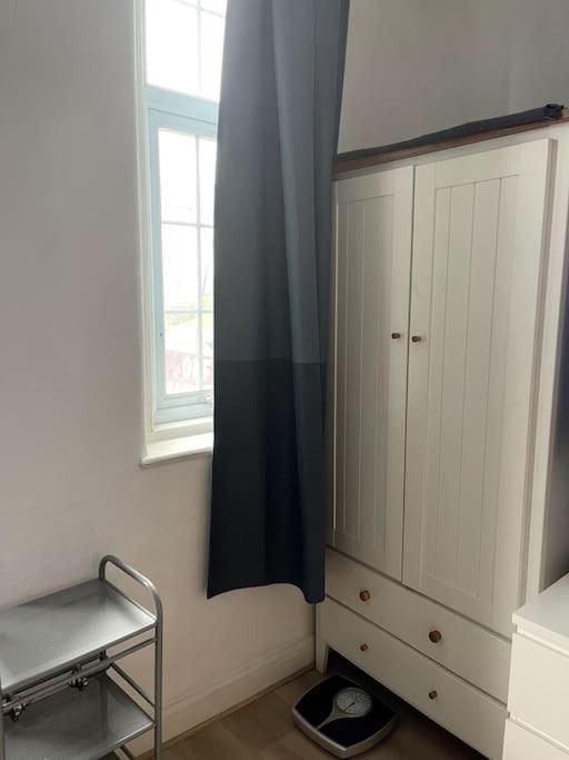 Flat Finchley Rd Nw11 * London
