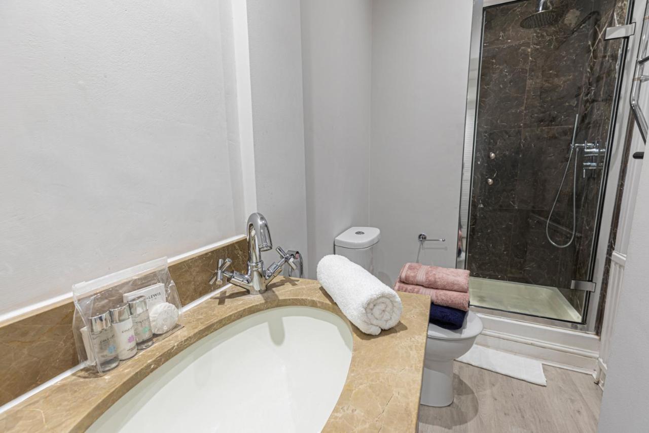 Central Apartment *