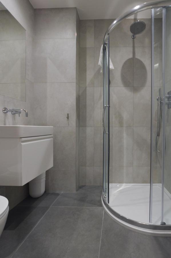 Cromwell Serviced By Stayprime Appartement
