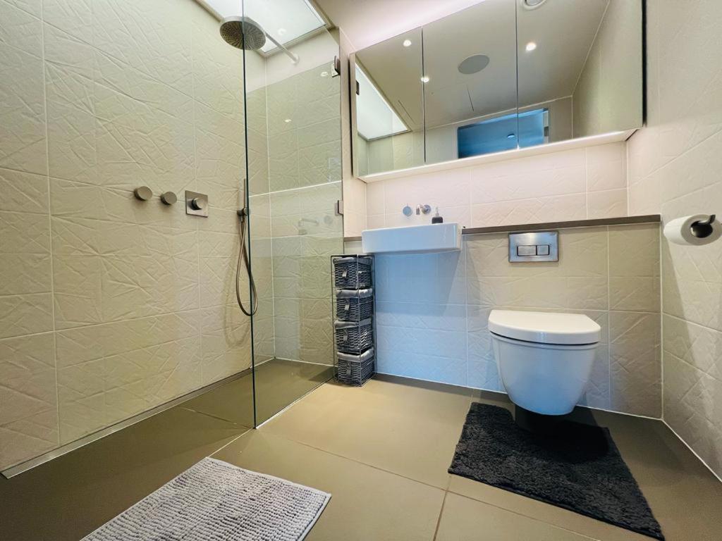 The Loft E20 Apartment