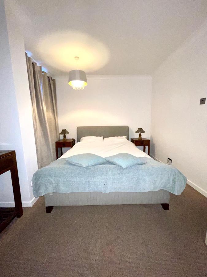 Spacious Two Bedroom Apartment Victoria Londres