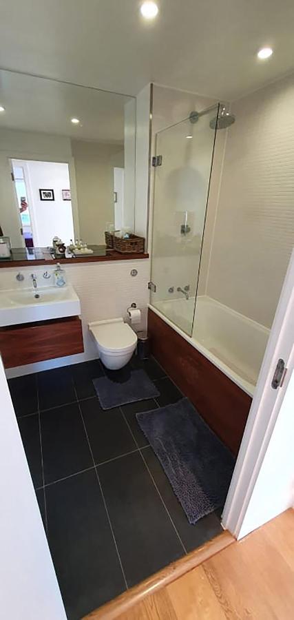 Bright & Spacious Double Bedroom With Ensuite And Concierge! Paid Parking Available Apartment *