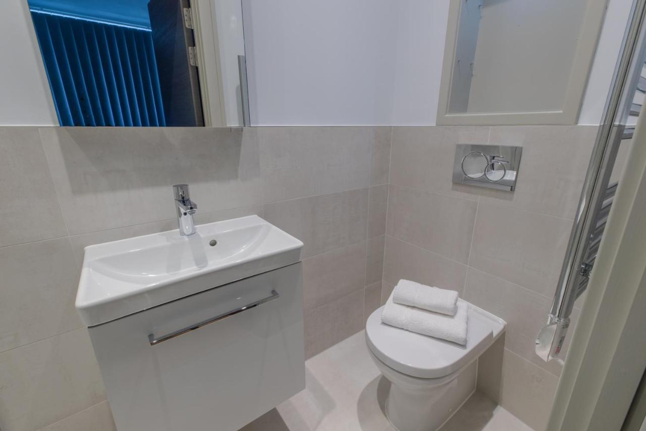 Paddington Gardens Apartment