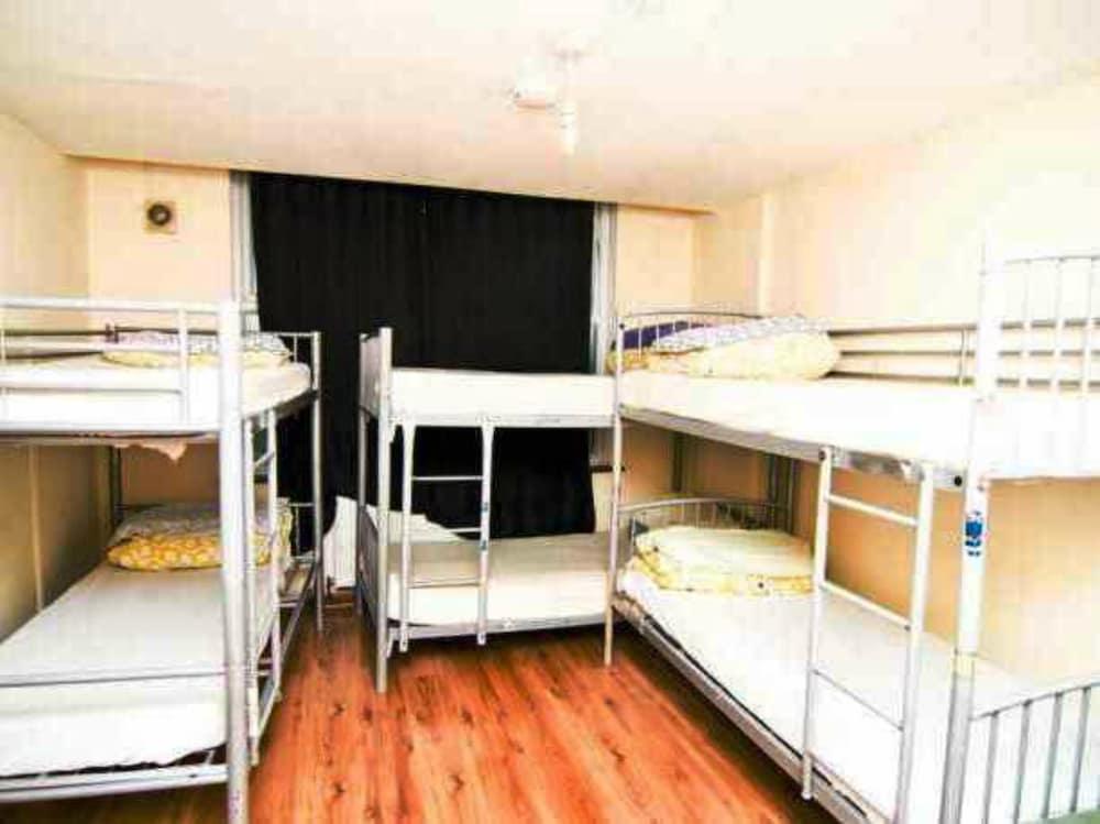Hostel Kensal Backpackers *