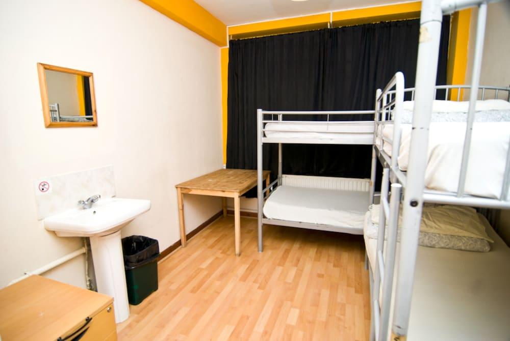 Hostel Kensal Backpackers *