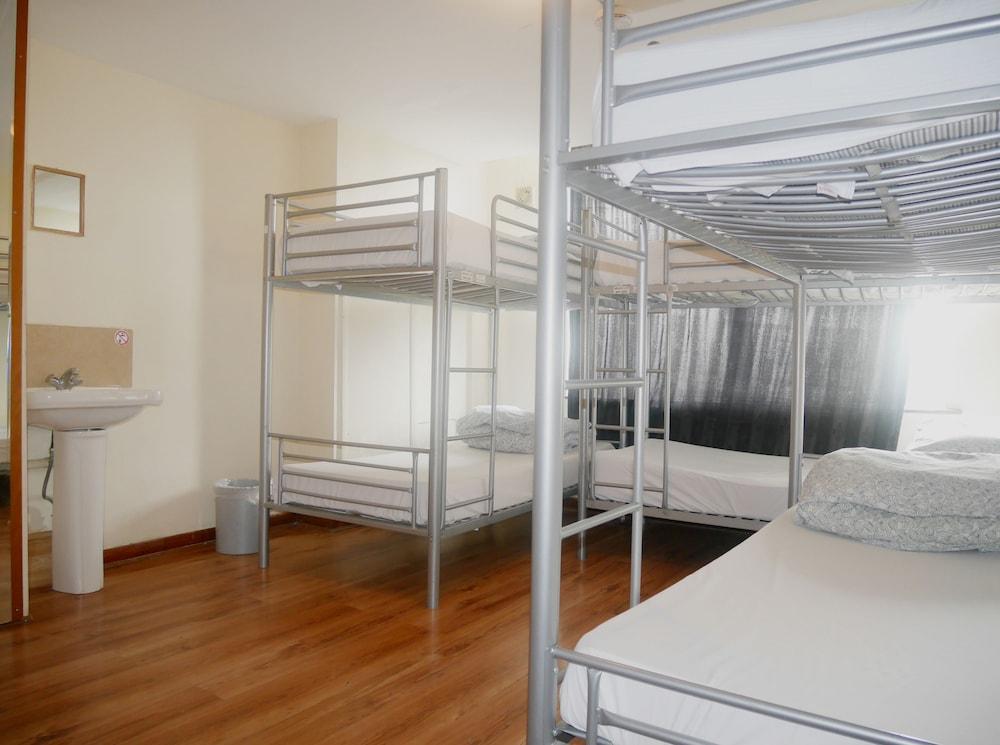 Kensal Backpackers * London