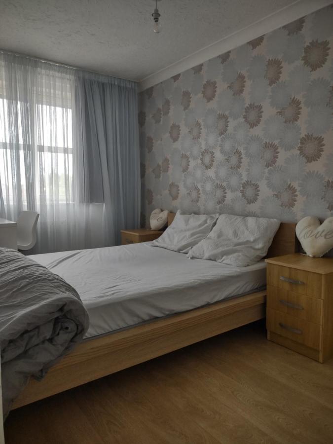 Pensión Quiet And Peaceful Double Bedroom In A Nice House With A Very Large Patio Londres