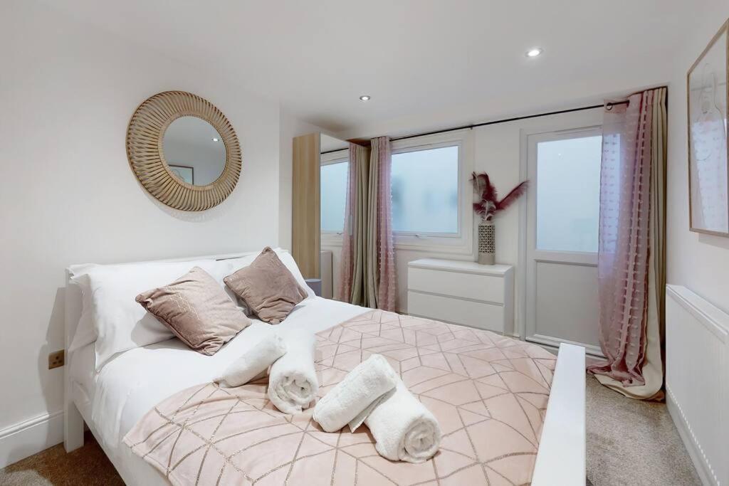Lovely 2 Bedroom Near Highgate Station Apartment *
