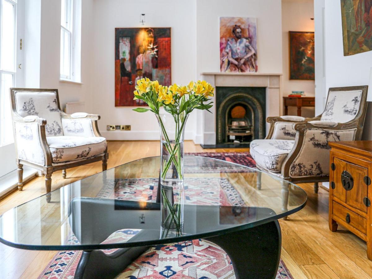 Holiday home Pass The Keys Stylish 3 Bedroom House In A Quiet Mews By Tube London