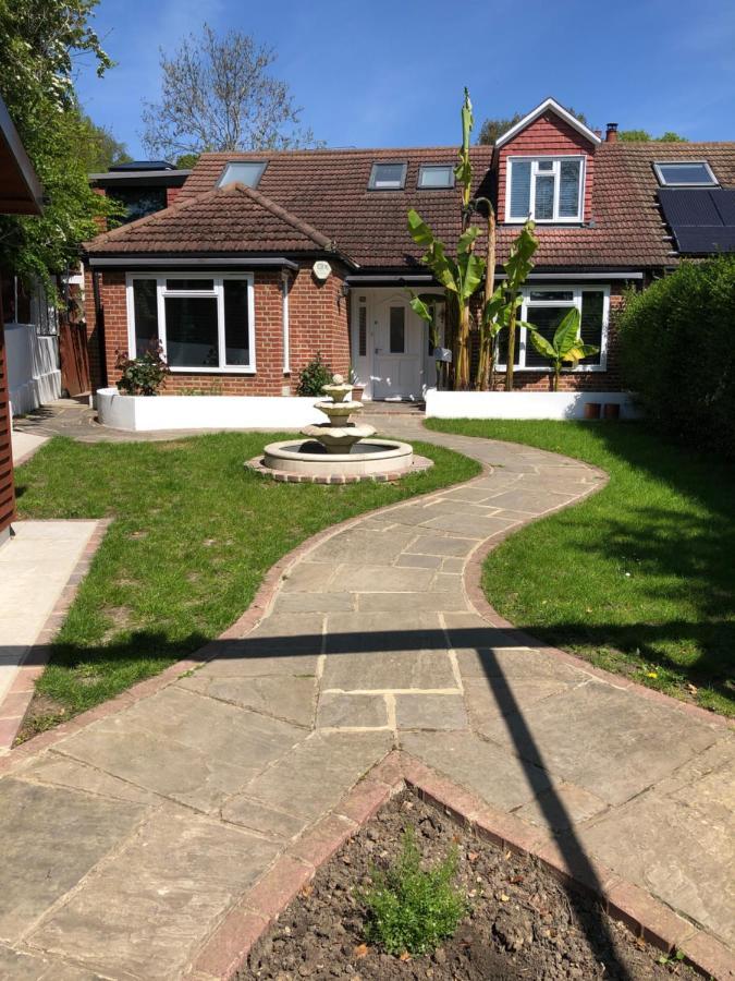 Homestay Self Contained Ensuite Double Bedroom With Own Entrance Free Off Street Parking London