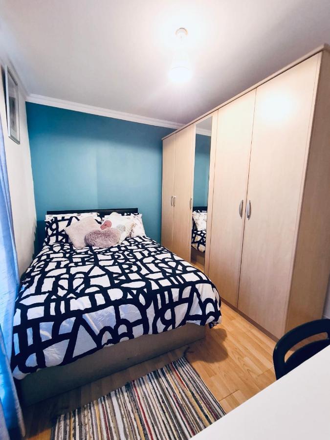 Stunning 3 Bedroom Flat In Stockwell Appartement Londen