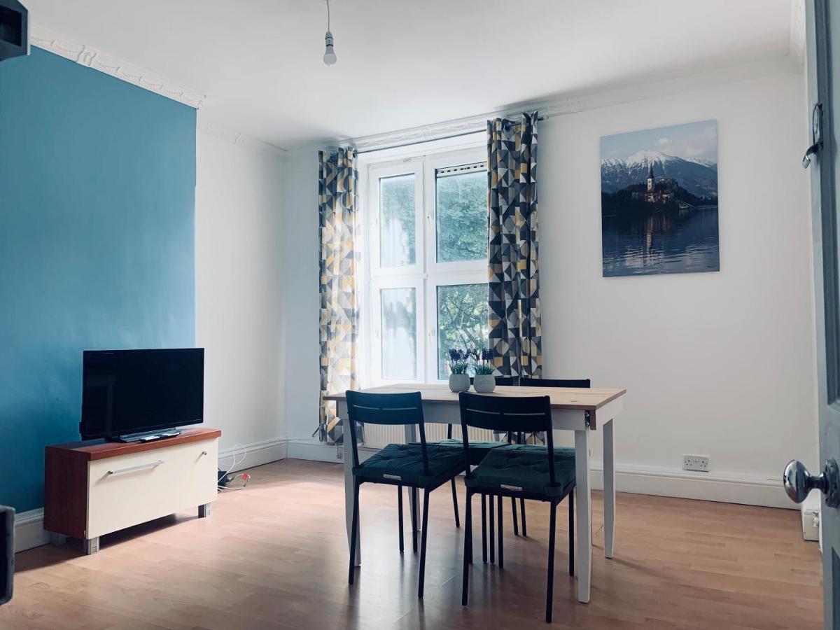 Stunning 3 Bedroom Flat In Stockwell Londen