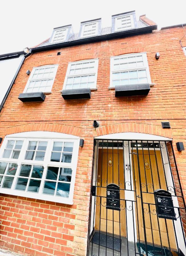 Stylish 1 Bedroom Designer Apartment London