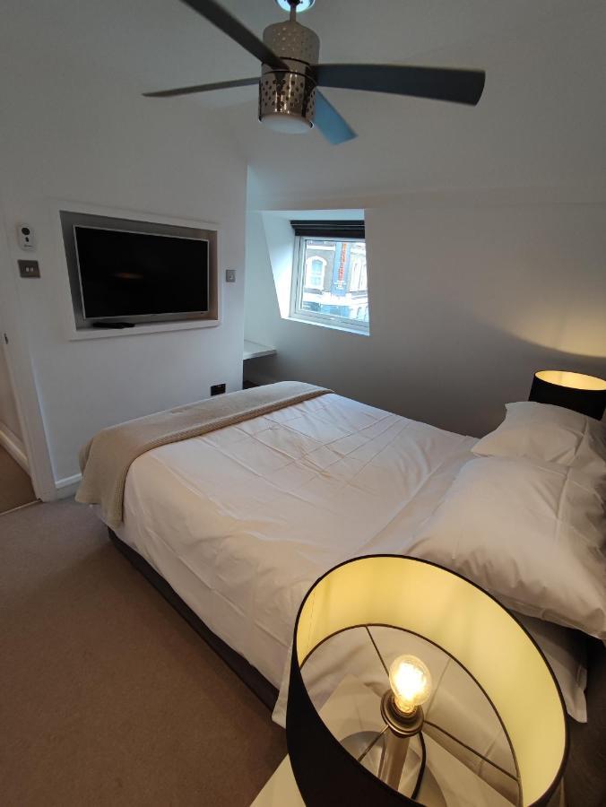 Appartement Modern 2 Bedroom Flat With Private Outdoor Terrace *