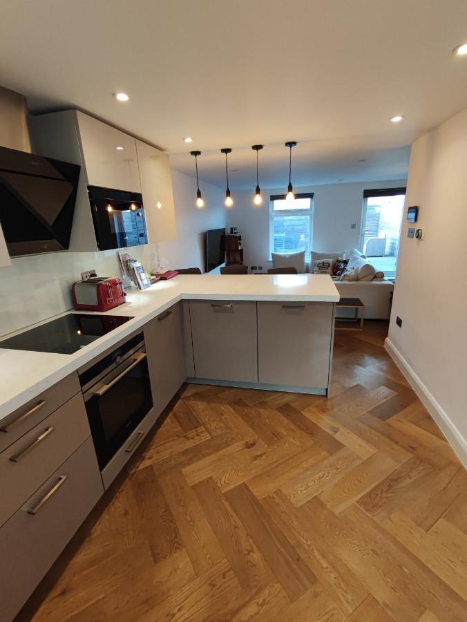 Appartement Modern 2 Bedroom Flat With Private Outdoor Terrace