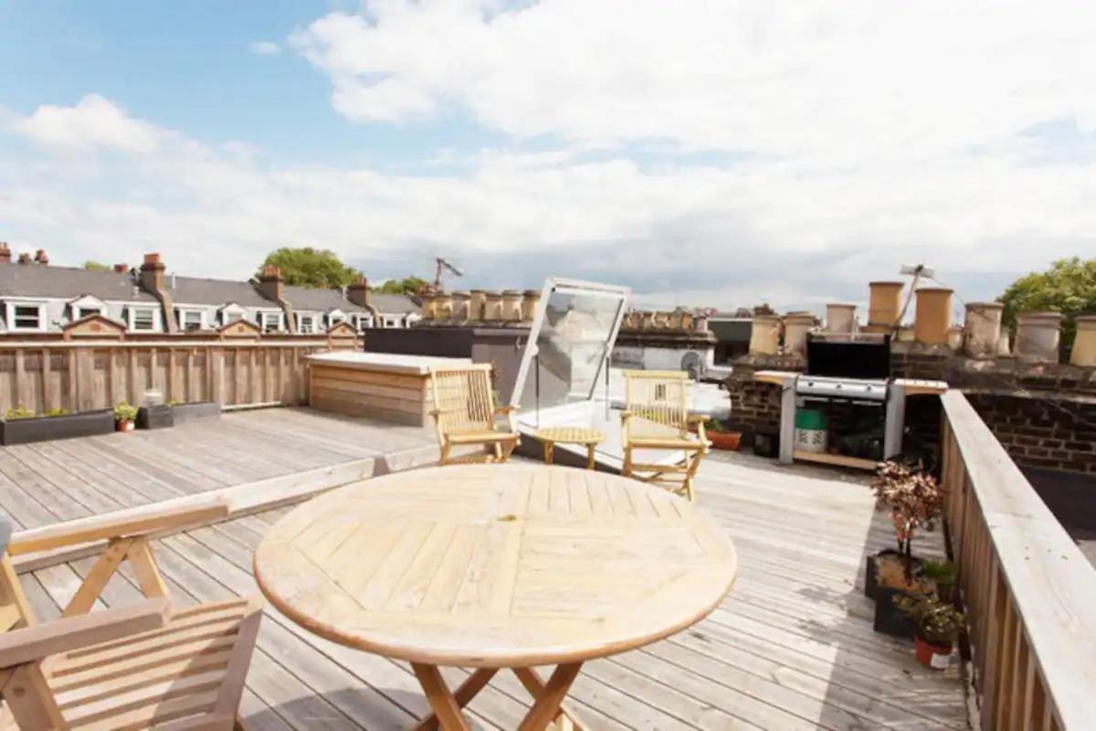 Sunny 2 Bedroom, 2 Bathroom With Roof Terrace Apartment *