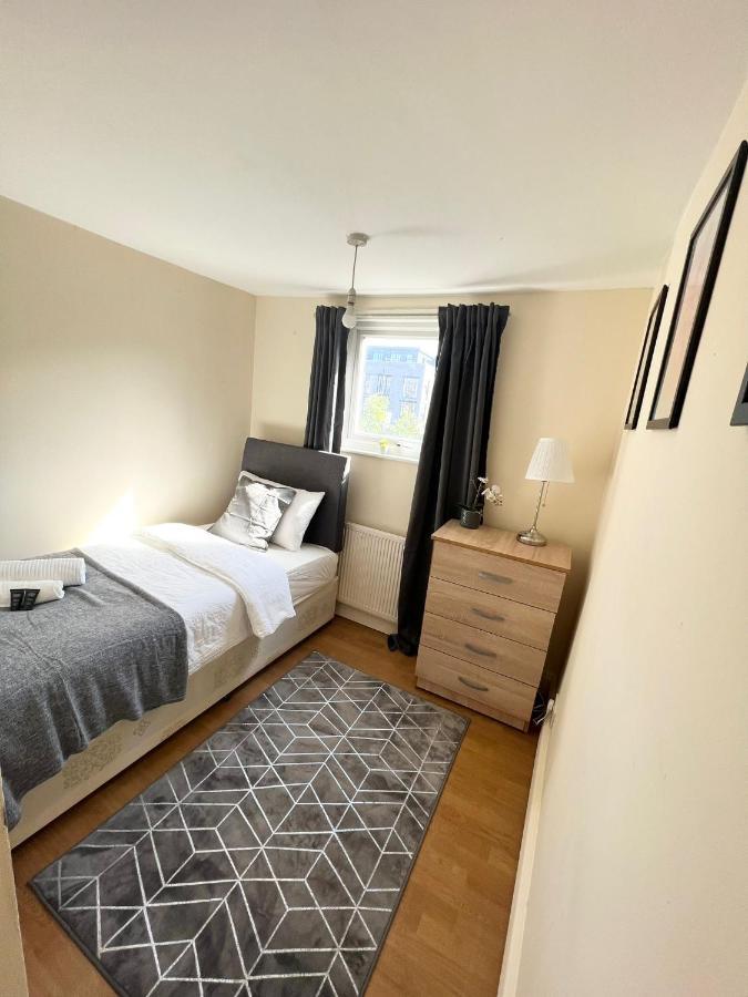 Guest house Amazing New House In London
