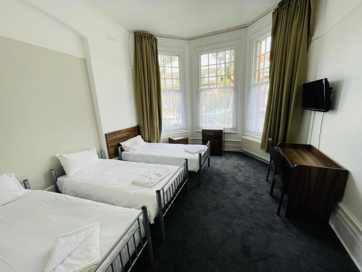 National Hotel 2*