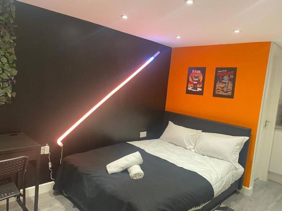 Apartamento Private Garden 1bed Studio Apart Battersea Perfect For Coupled Or Solo Travellers Pet Friendly Free Netflix & Wifi