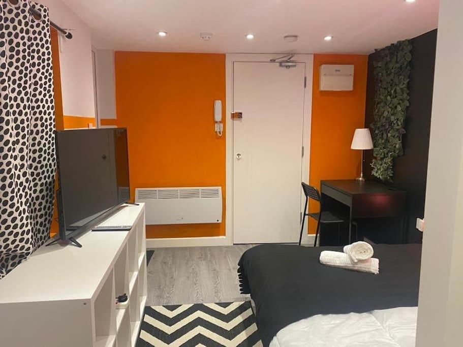 Apartamento Private Garden 1bed Studio Apart Battersea Perfect For Coupled Or Solo Travellers Pet Friendly Free Netflix & Wifi *