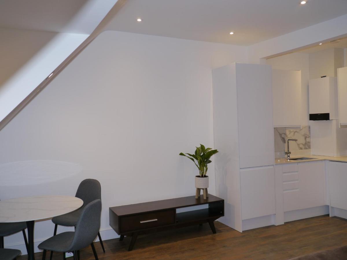 64 Avonmore Olympia Kensington Boutique * Londres