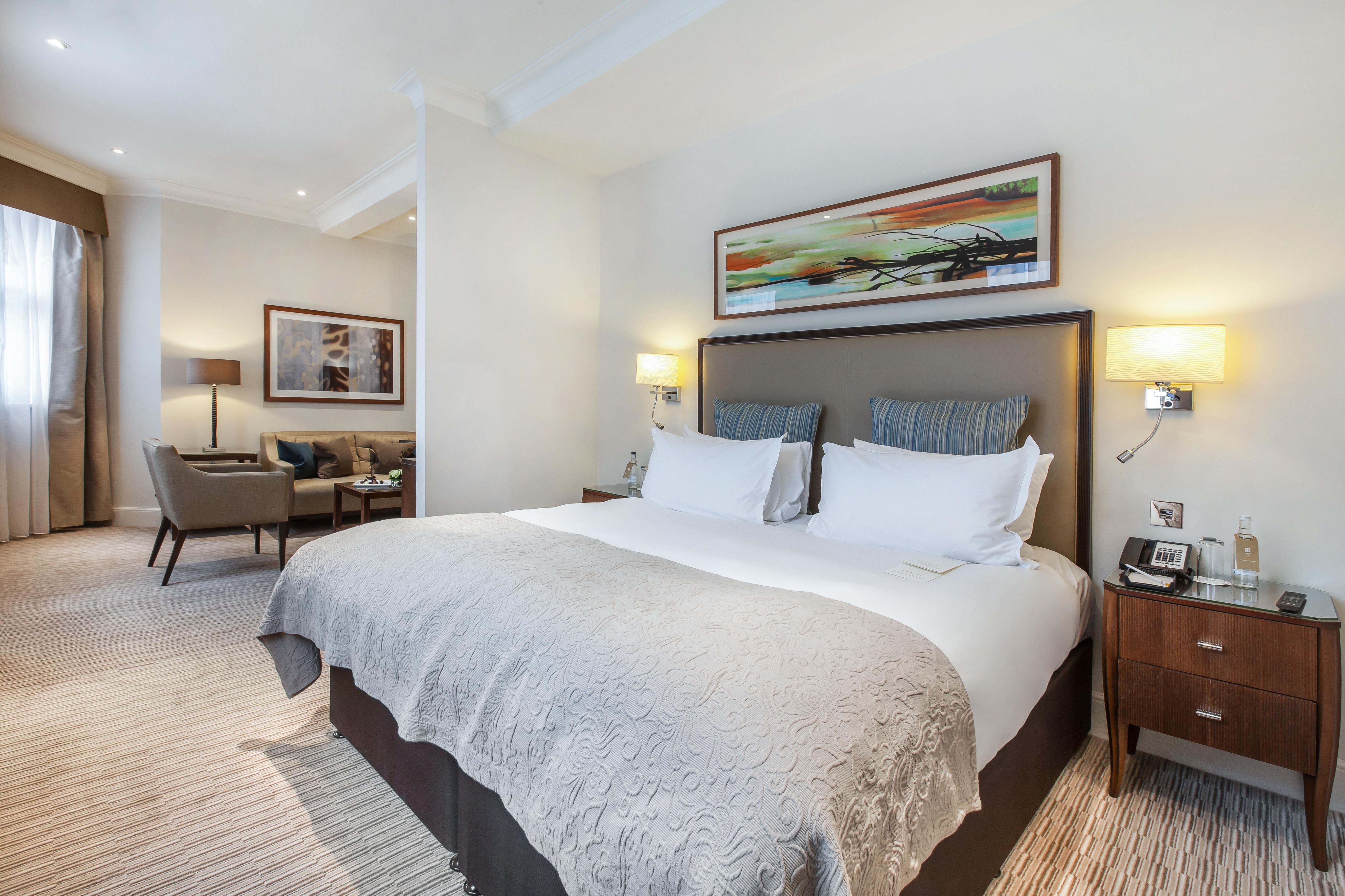 Hotel St. James' Court, A Taj Hotel, 4*