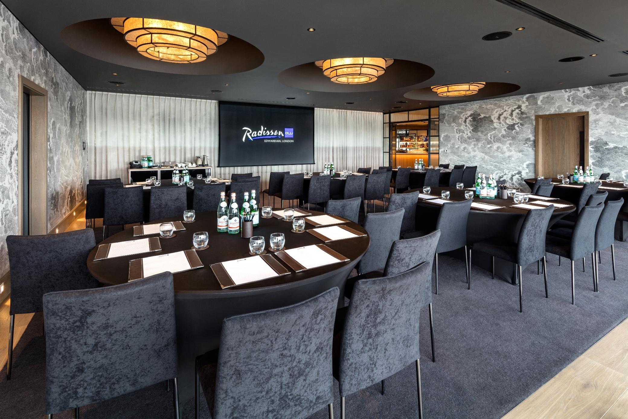 Radisson Blu Hotel, Leicester Square 5*
