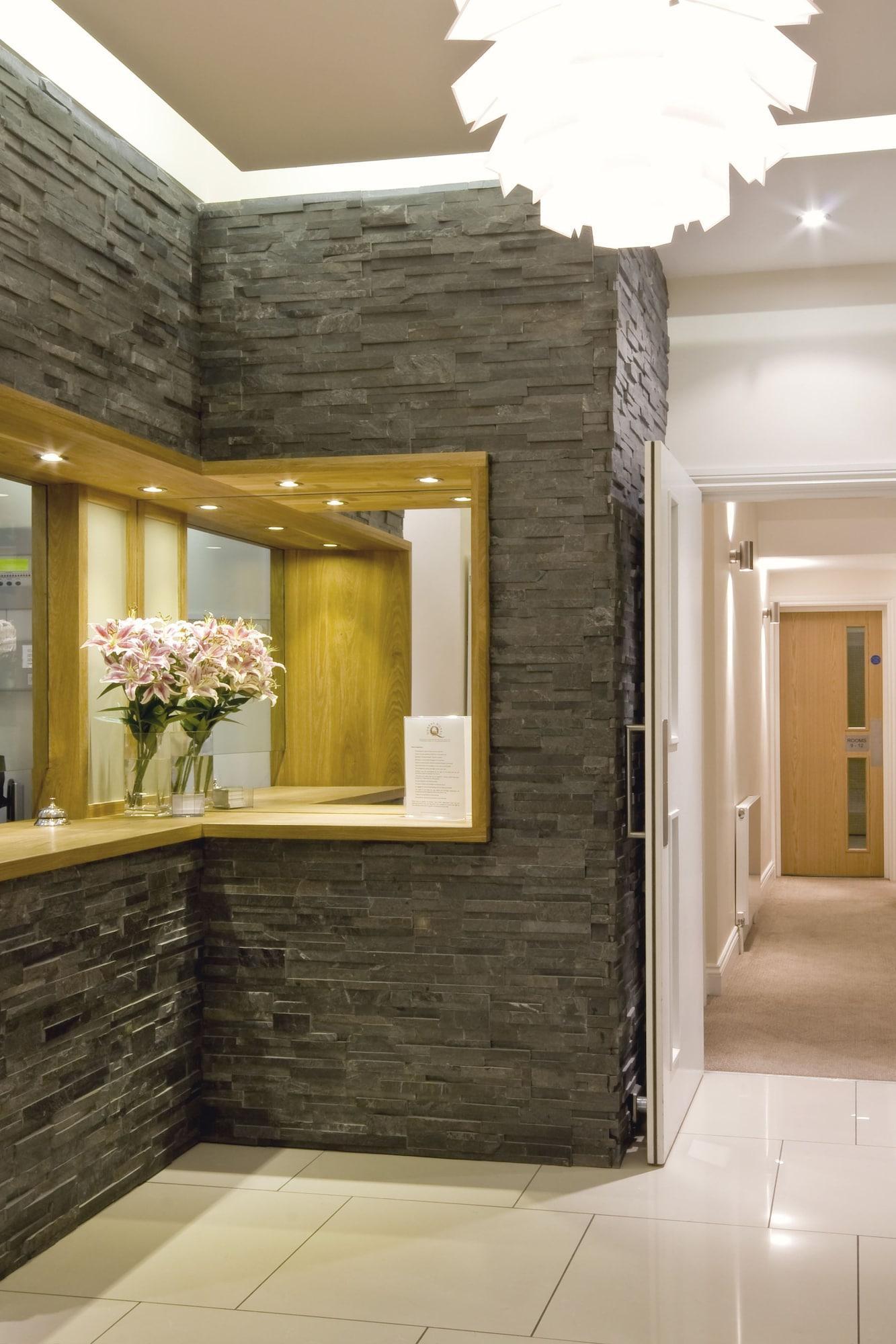 Hotel Queens London