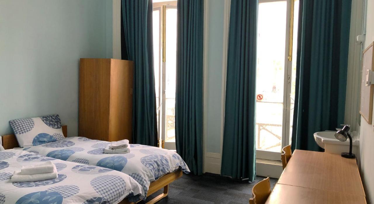 Hostal Lee Abbey *