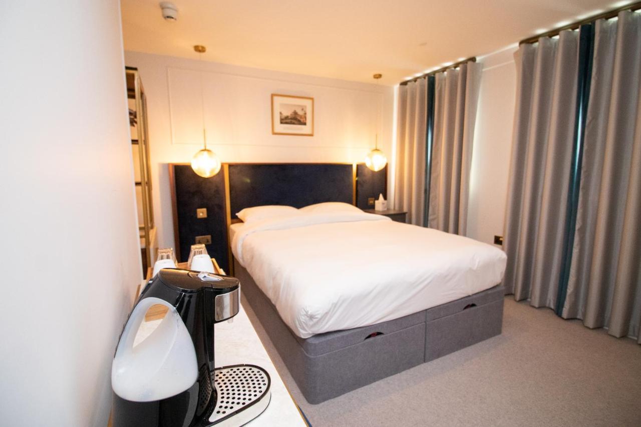 Three Falcons 4* London