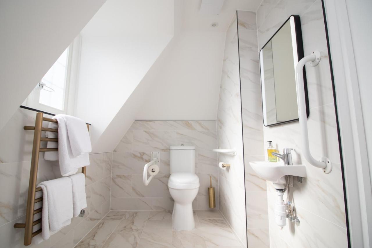 Hotel Three Falcons London