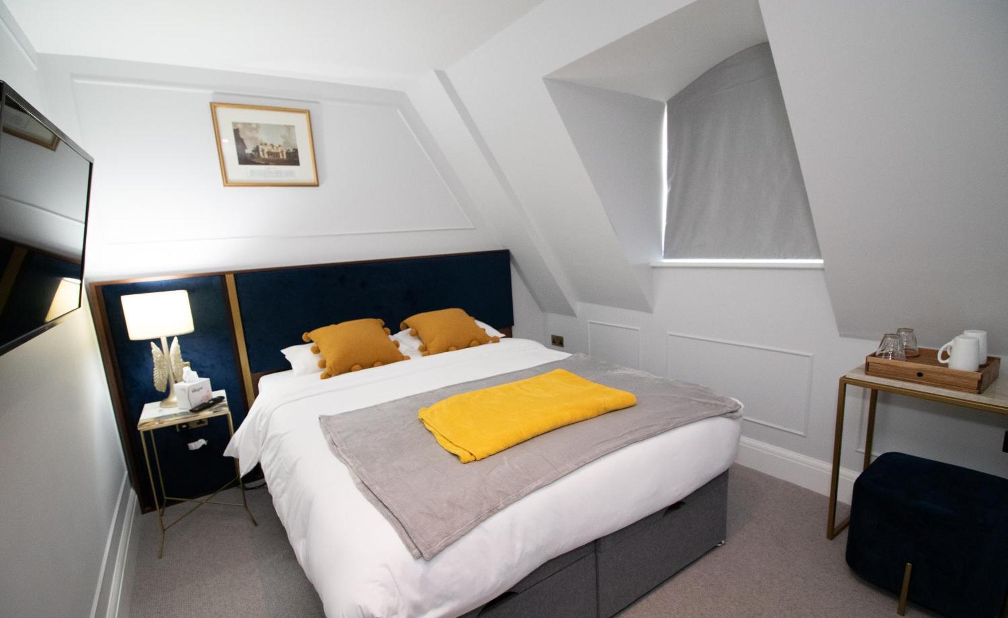 Three Falcons Hotel London