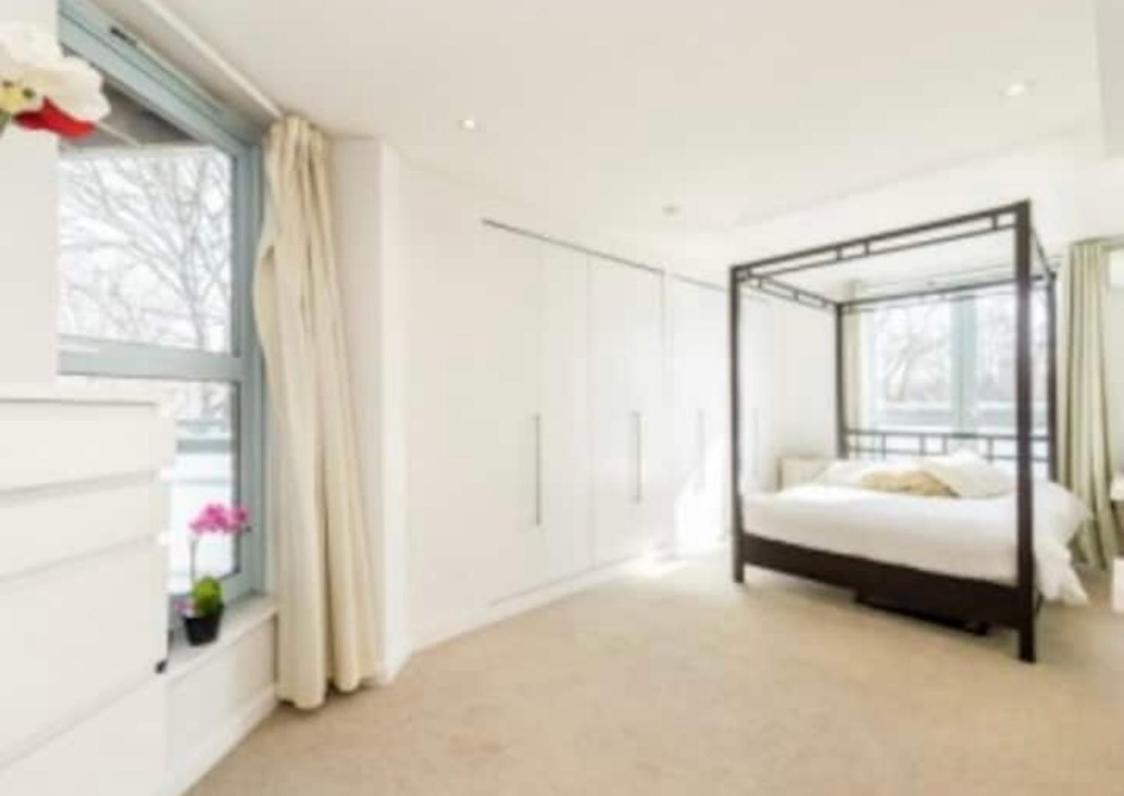 Centrally Located Flat - Battersea Park Road Londen