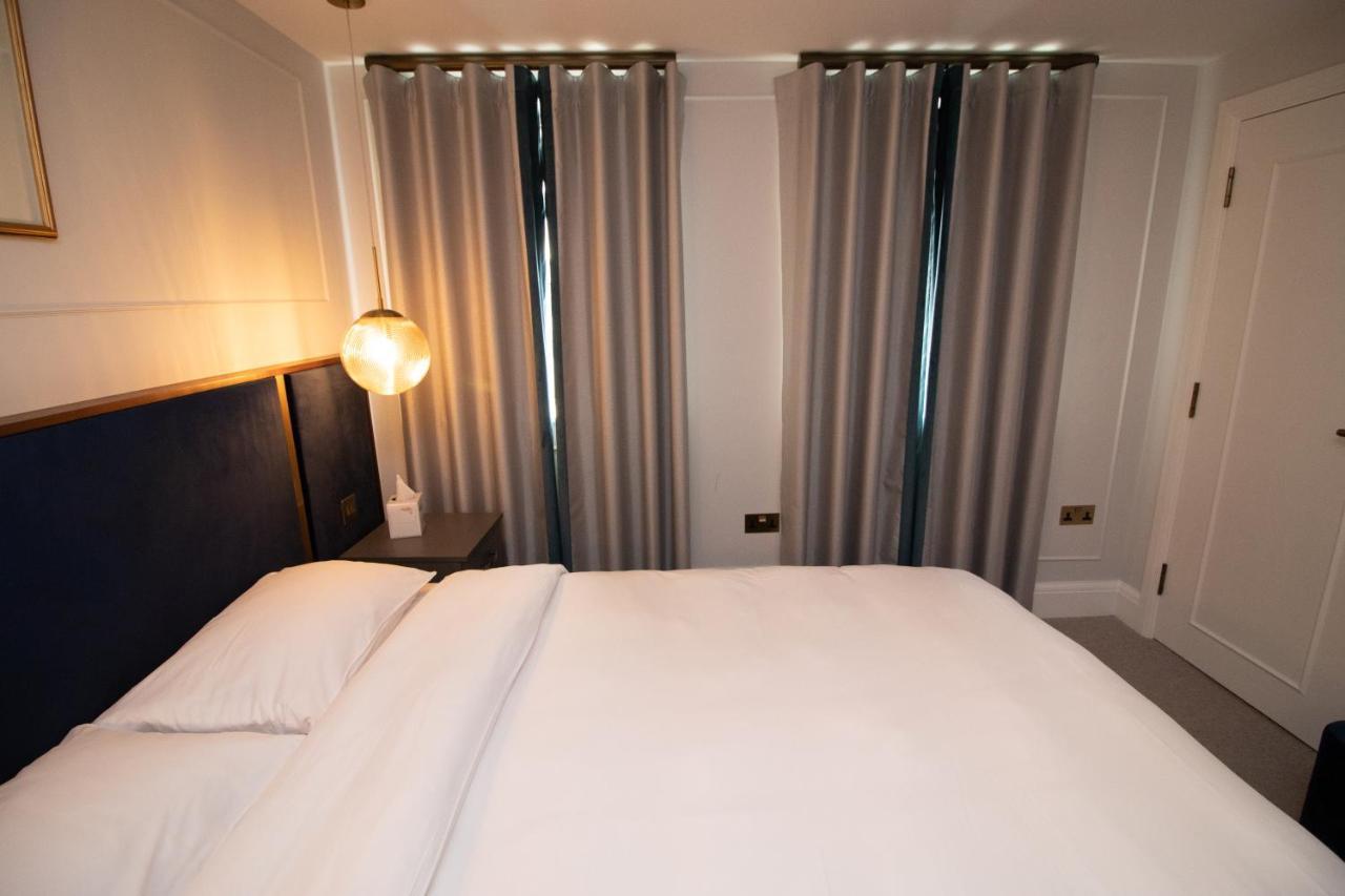 Three Falcons Hotel