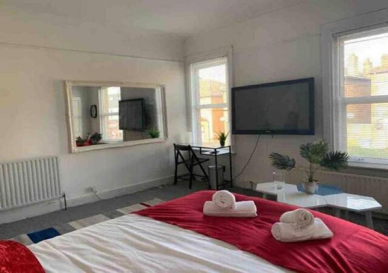 Balham, South Spacious 5, 6 Available Gasthuis