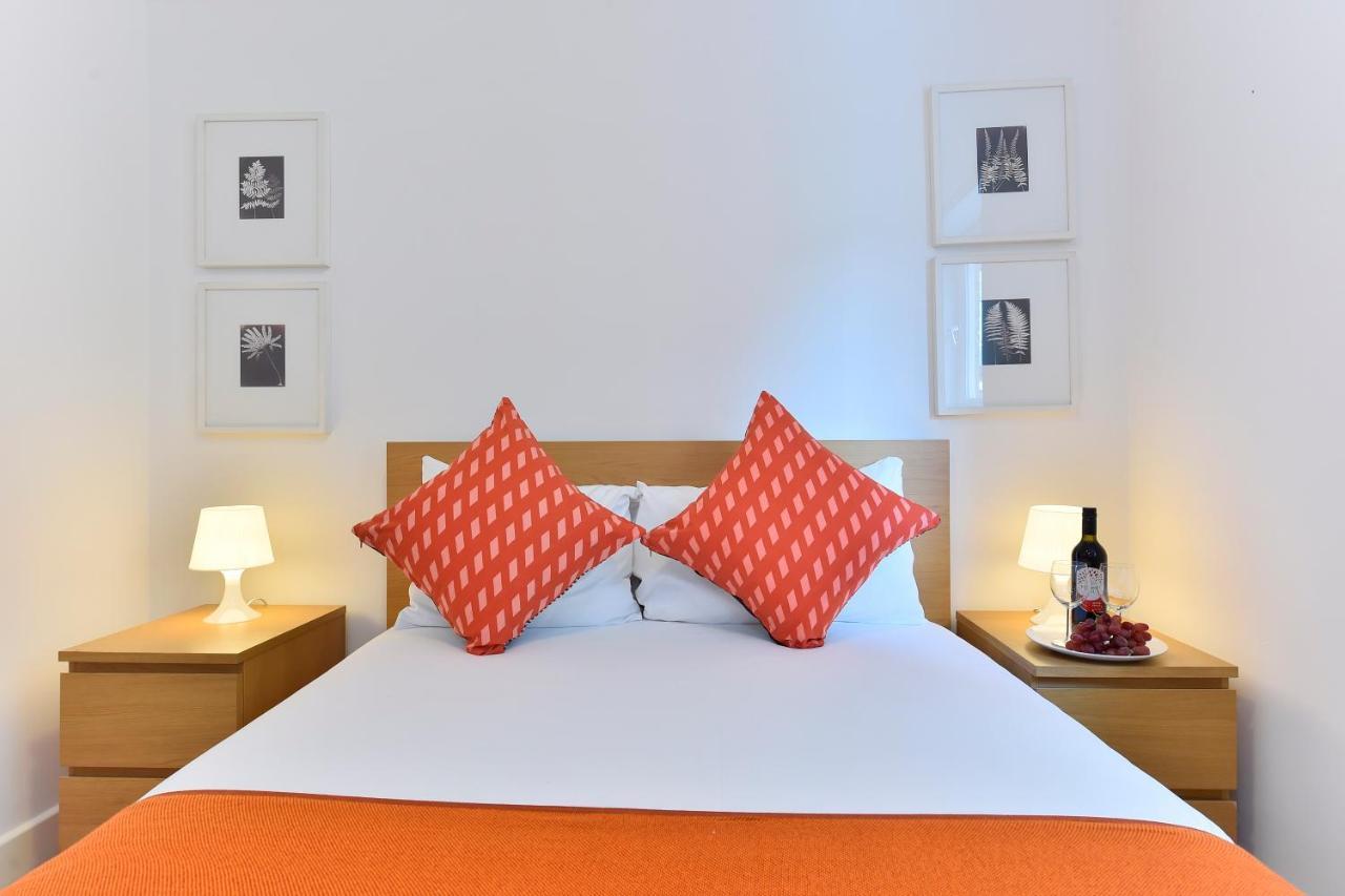 Mansion House Apartment *