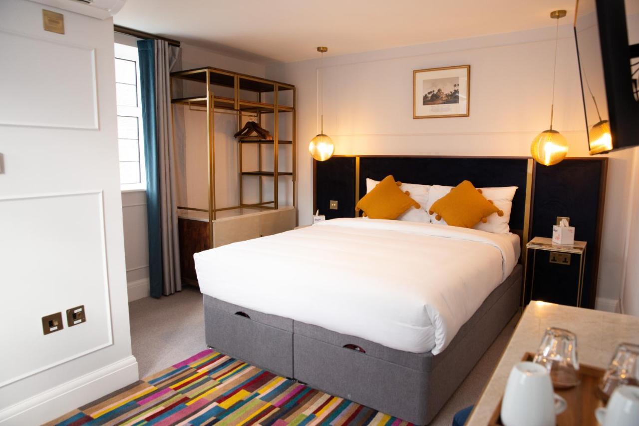Three Falcons Hotel 4*