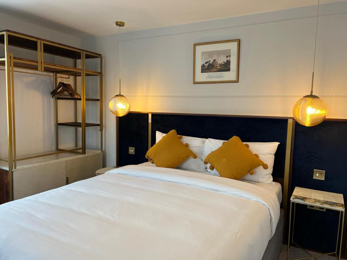 Hotel Three Falcons London