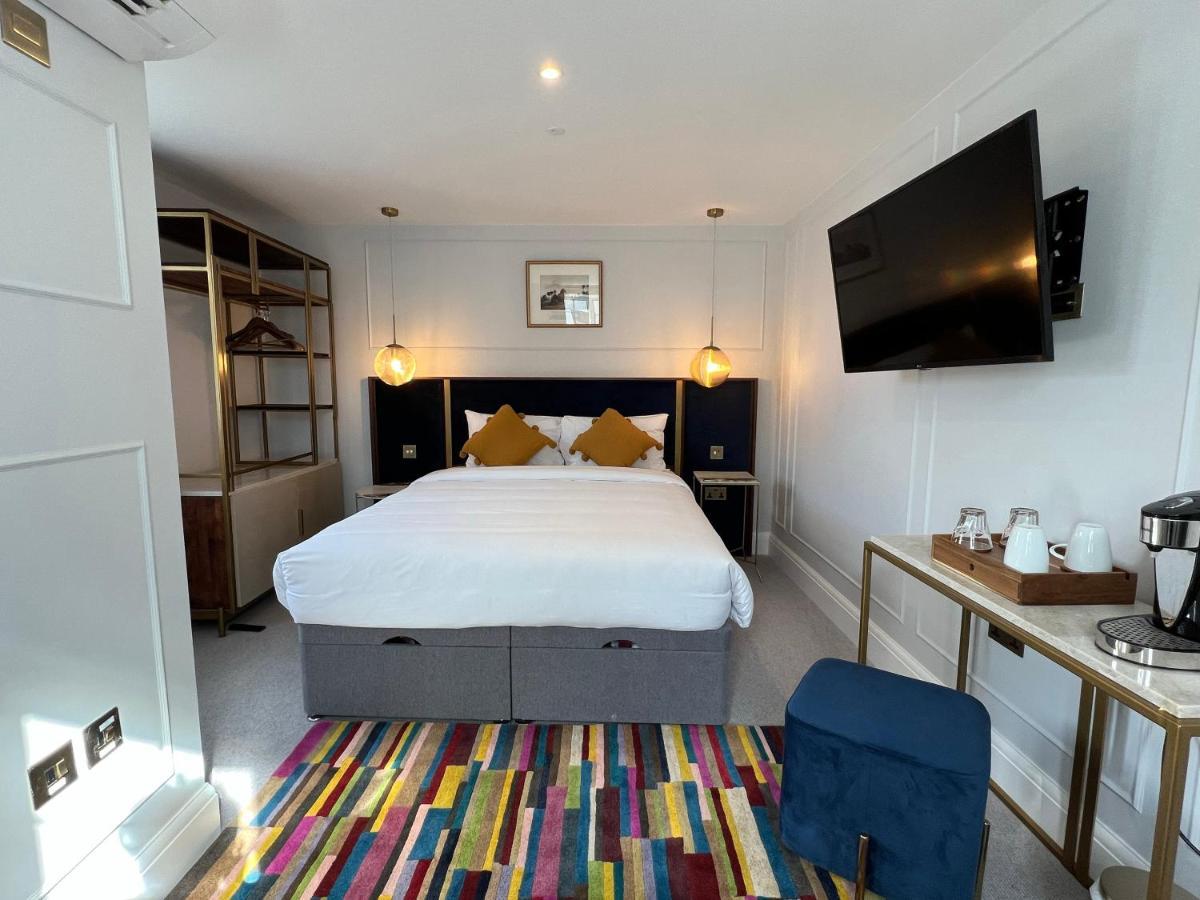 Three Falcons Hotel 4*