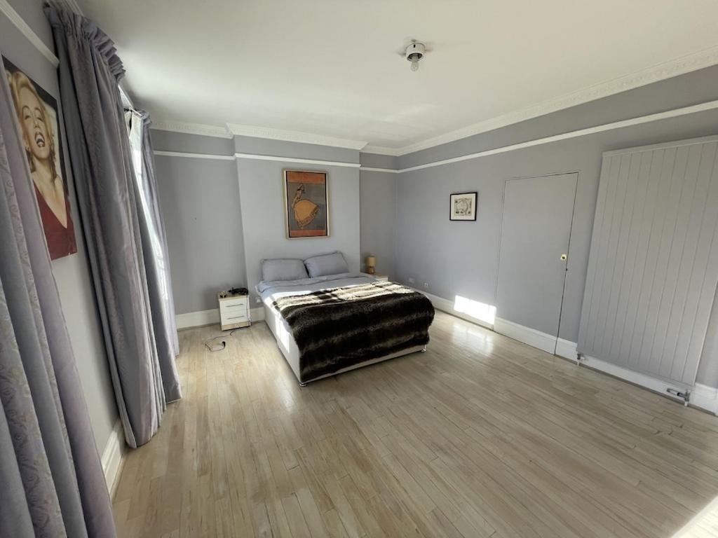 Apartment Beautiful 5-bedroom Townhouse *