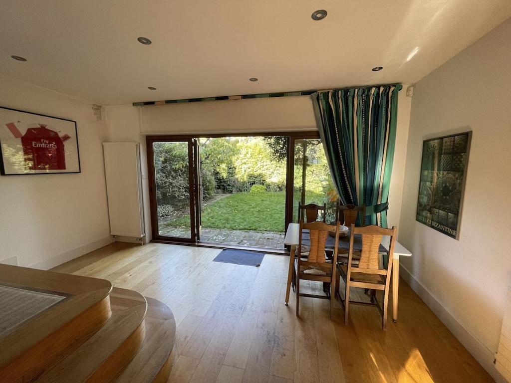 Beautiful 5-bedroom Townhouse * London
