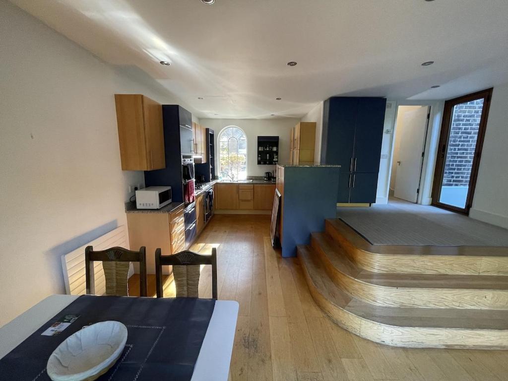 Beautiful 5-bedroom Townhouse