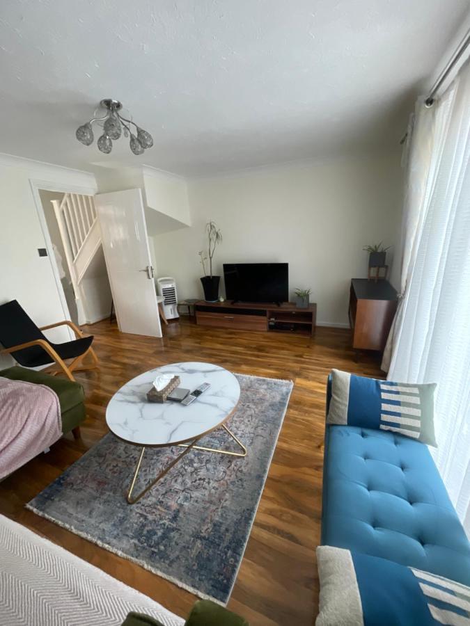 Holiday home Stunning 3 Bedroom Family House In London, Private Parking And Garden, With Great Transport Links To London, The Excel Centre, Canary Wharf, The O2!